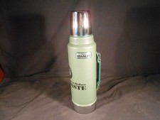 Vintage Stanley Aladdin Green Vacuum Bottle Thermos A-944DH 1 Quart Made in USA