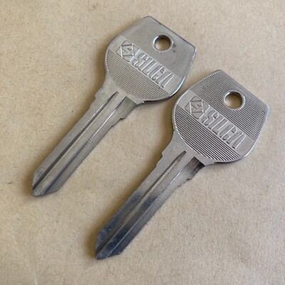 2x SILCA MAZ2R UNCUT BLANK AUTOMOTIVE C192AR ILCO MZ10 CAR KEY NOS NEW OLD STOCK