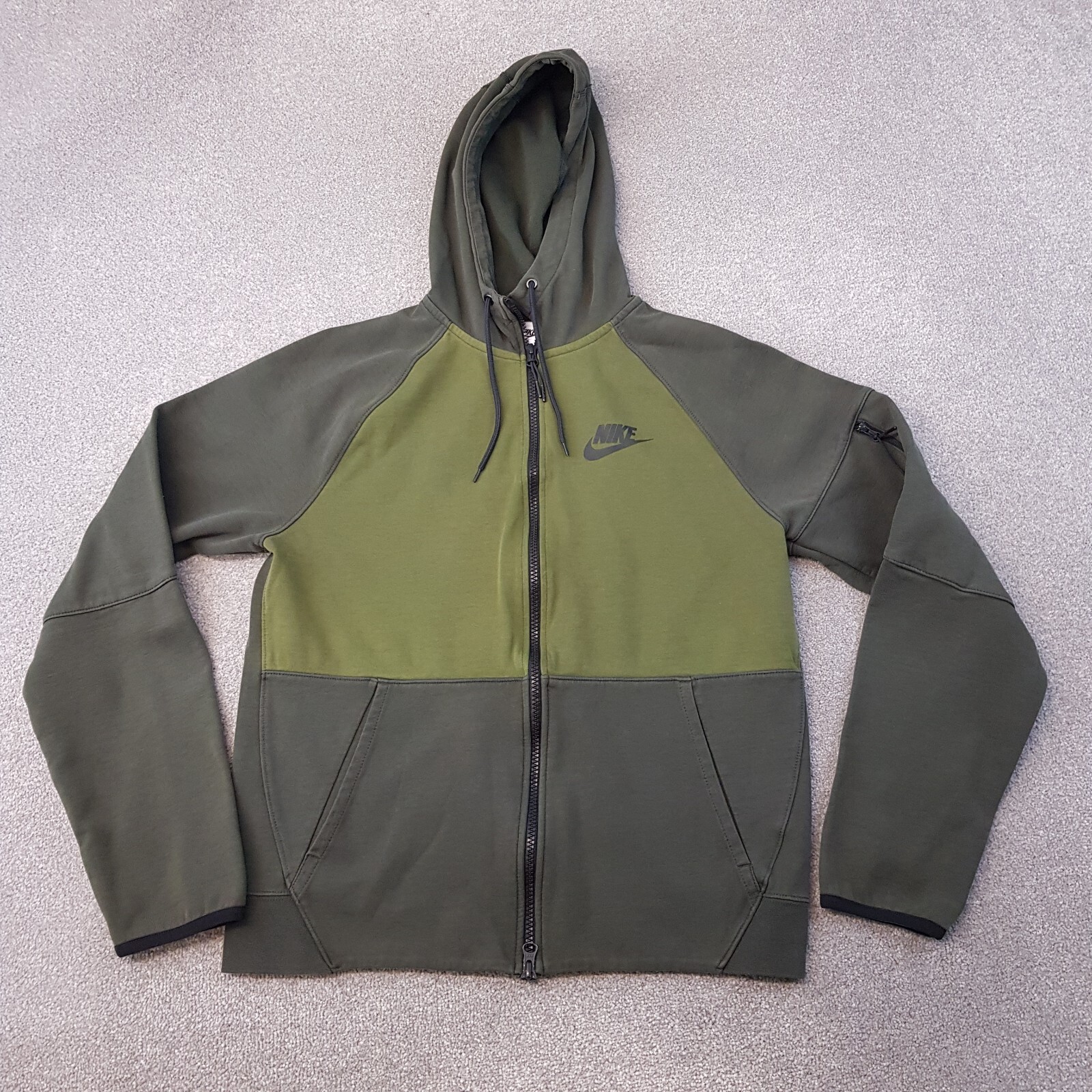 SACAI X NIKE Nike Felpa Uomo con Cappuccio Piccola Verde Tech Fleece Full Zip Windrunner Giacca Vestibilità Corta