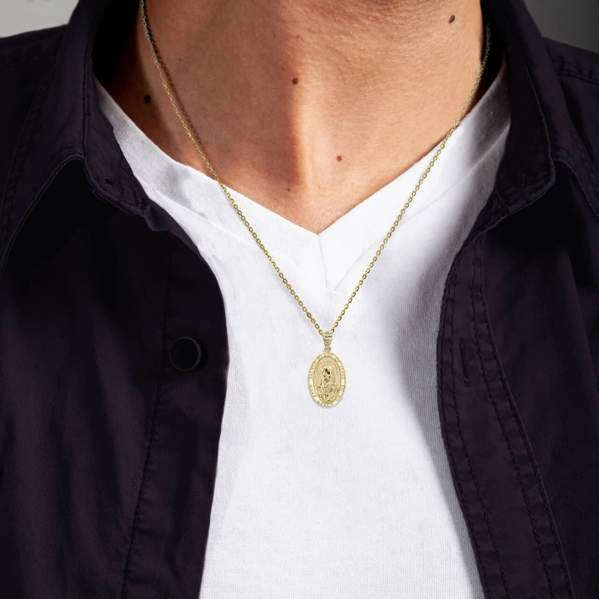 Sacred Heart of Jesus Oval Pendant Necklace in Solid Gold or 925 Sterling Silver