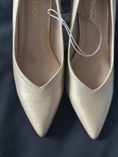 Gold Court Shoes  Size 4 ideal for wedding or special occasions 