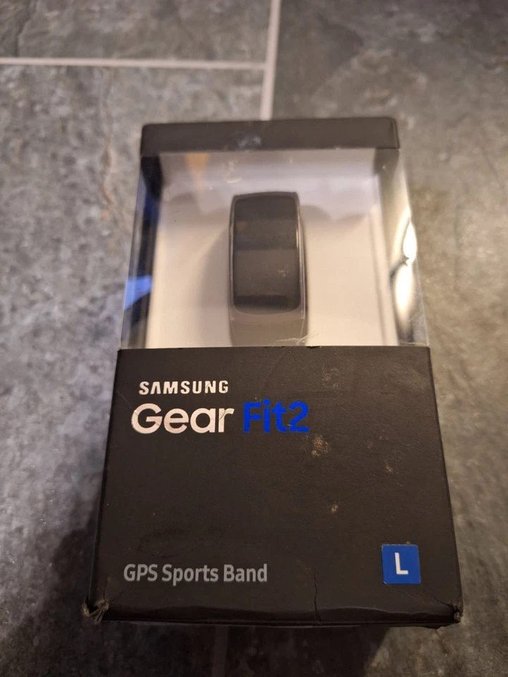 Samsung Gear Fit2 SM-R360 GPS Band Complete with Manual  Working - Image 2 of 4