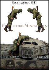 EVOLUTION MINIATURES 1:35 SET EM-35237 WWII SOVIET SOLDIER 1943 (1 FIGURE)