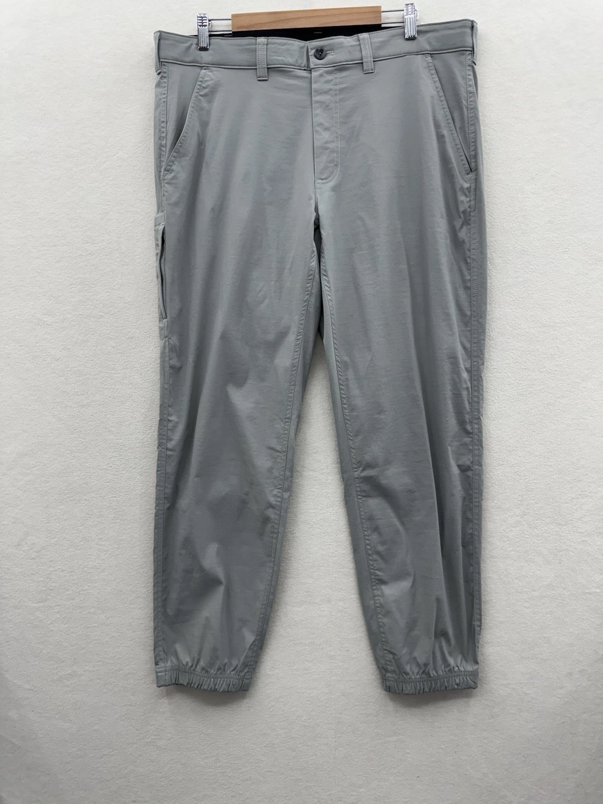 Eddie Bauer Men’s 38 Classic Jogger Pants Gray Chino