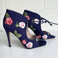 Betsey Johnson 7 Caroline Blue Embroidered Floral Pumps Heels Girly Feminine