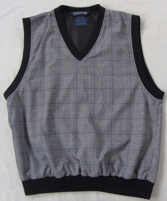 Sunderland Scotland Mens Polyester VNeck Plaid Classic Golf Vest M