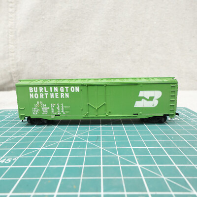 #ad HO Scale Tyco Burlington Northern BN 100024 Plug Door Box Car Rolling Stock $10.00