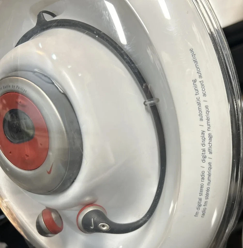 New In Box Nike Portable Sports Audio by Philips ORIGINAL Headphones Super Rare - Image 4 of 4