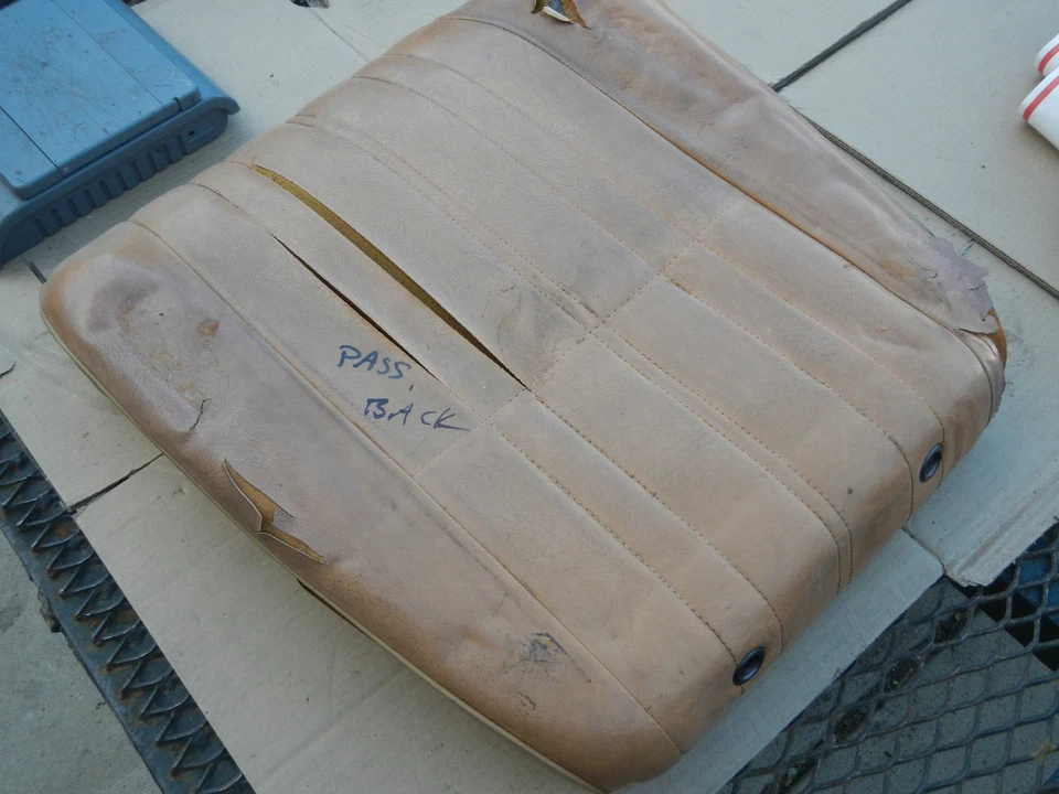 RIGHT FRONT PASSENGER SEAT BACK 1980 80 NISSAN DATSUN 210 310 BLUEBIRD - Image 2 of 4