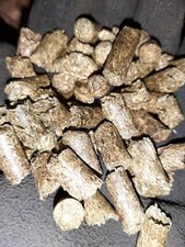 hooikorrels, paardenvoer, diervoeder. 1.Ik heb hooikorrels voor het voeren van d