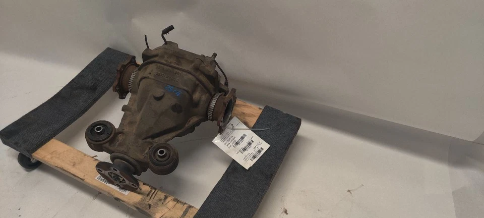 DIFFERENTIAL CARRIER ASSEMBLY 38301-0C322 2003-2005 INFINITI G35 Foto 2 de 4