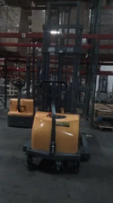APOLLOLIFT Used 2200lbs Semi Electric Pallet Straddle Stacker Forklift 118" Lift