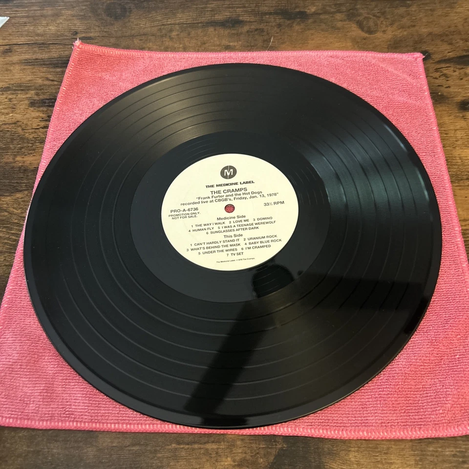 VINYL RECORD FRANK FURTER & THE HOT DOGS THE CRAMPS LIVE PRO-A-6736  — 第 3/4 张图片