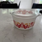Vintage PYREX 1 Qt Round Casserole 473 & Clear Lid Friendship Red Birds