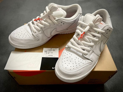 Nike SB Dunk Low Pro ISO Triple White Sneaker (US9,5/UK8,5/27,5cm) FJ1674-100