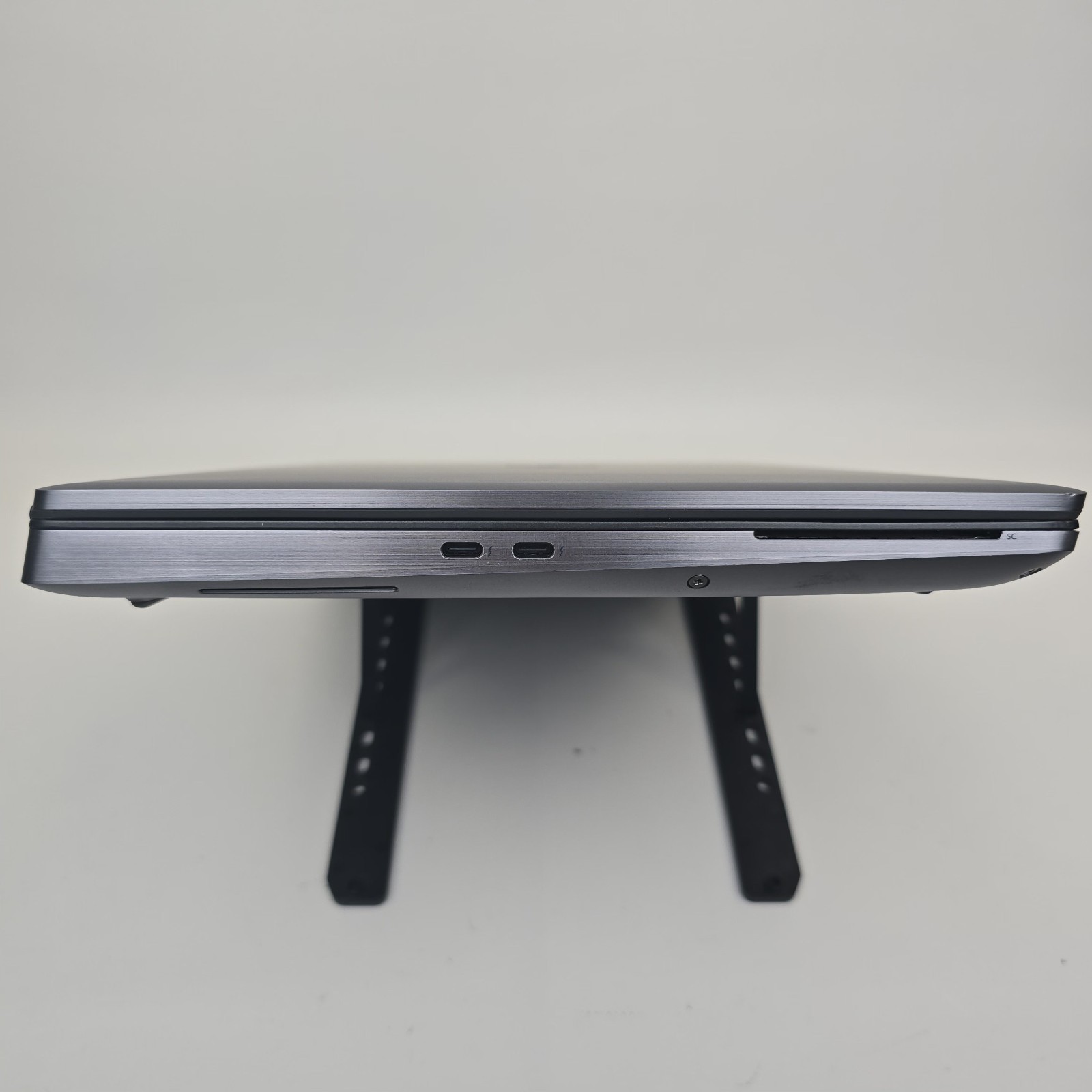 Dell Precision 7560, 15.6-Inch Laptop, with I7-11850H, No OS