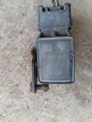 BMW 5 E39 2002 Capteur de niveau arrière réglage de niveau arrière 1093697... - Photo 1/3