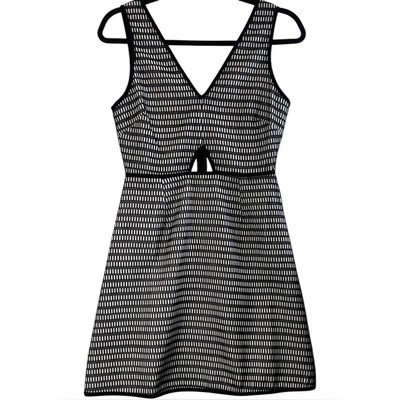 Elliatt Morocco Black / White Mesh Mini Dress Keyhole Detail A-line Silhouette