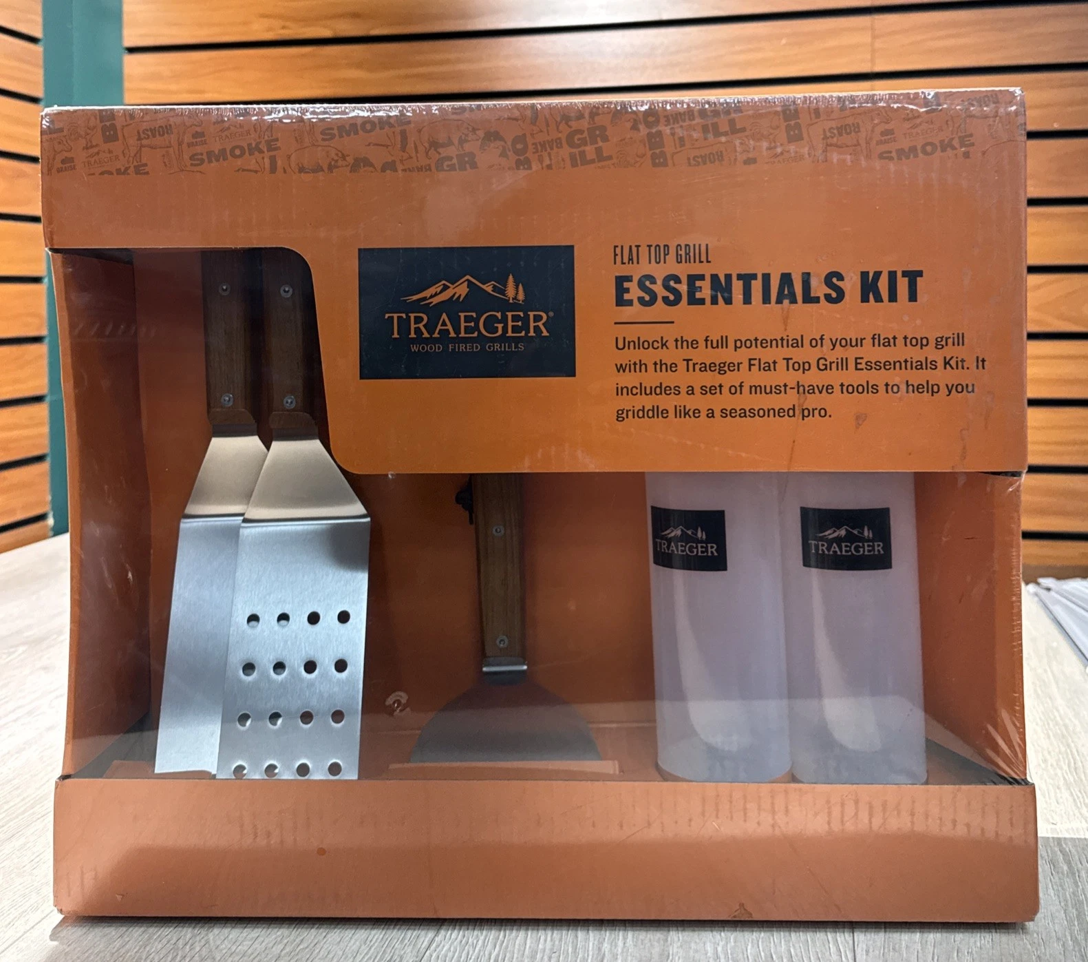 Traeger Grills BAC733 5-Piece Flat Top Griddle Tool Set with Wooden Handles
Opens in a new window or