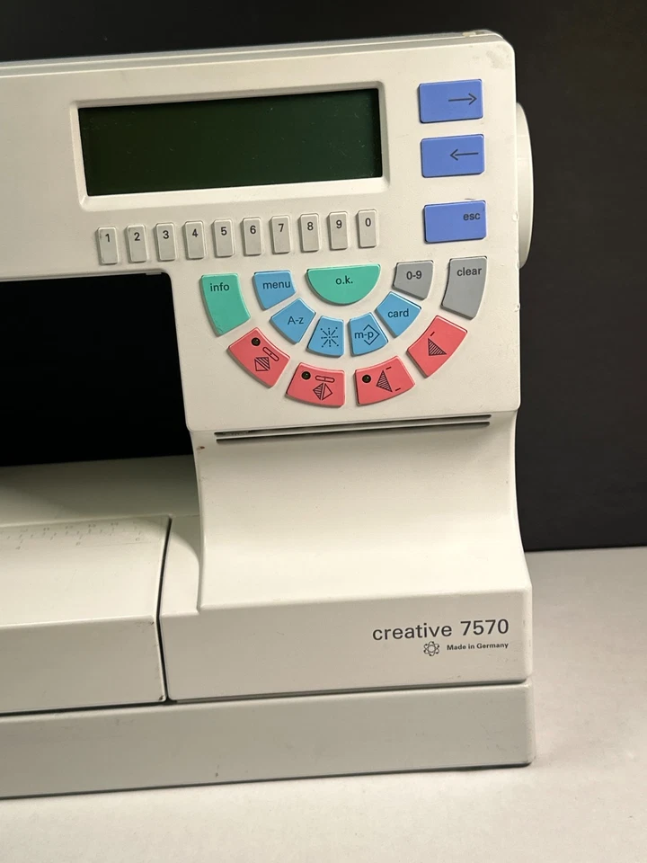 Pfaff creative 7570 embroidery sewing machine - Image 3 of 4