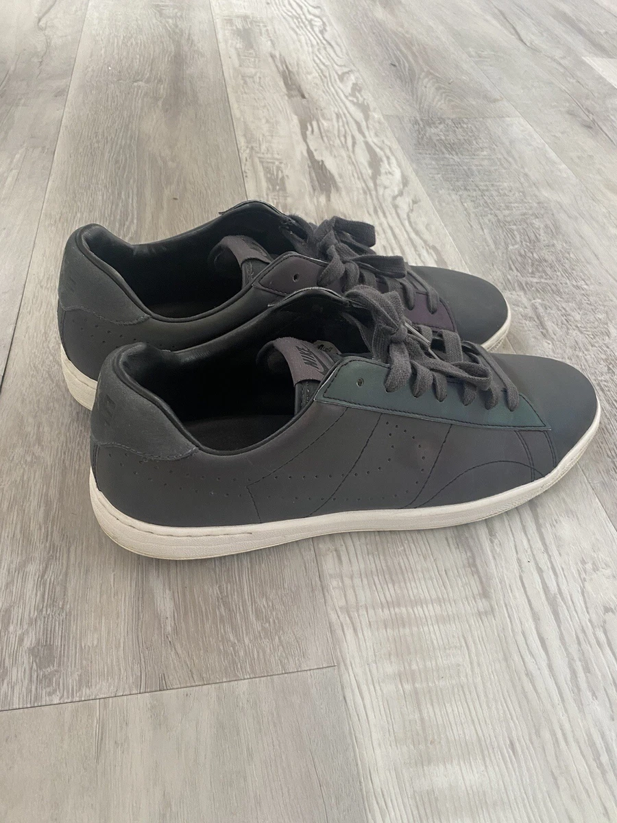 Nike tennis hotsell classic black