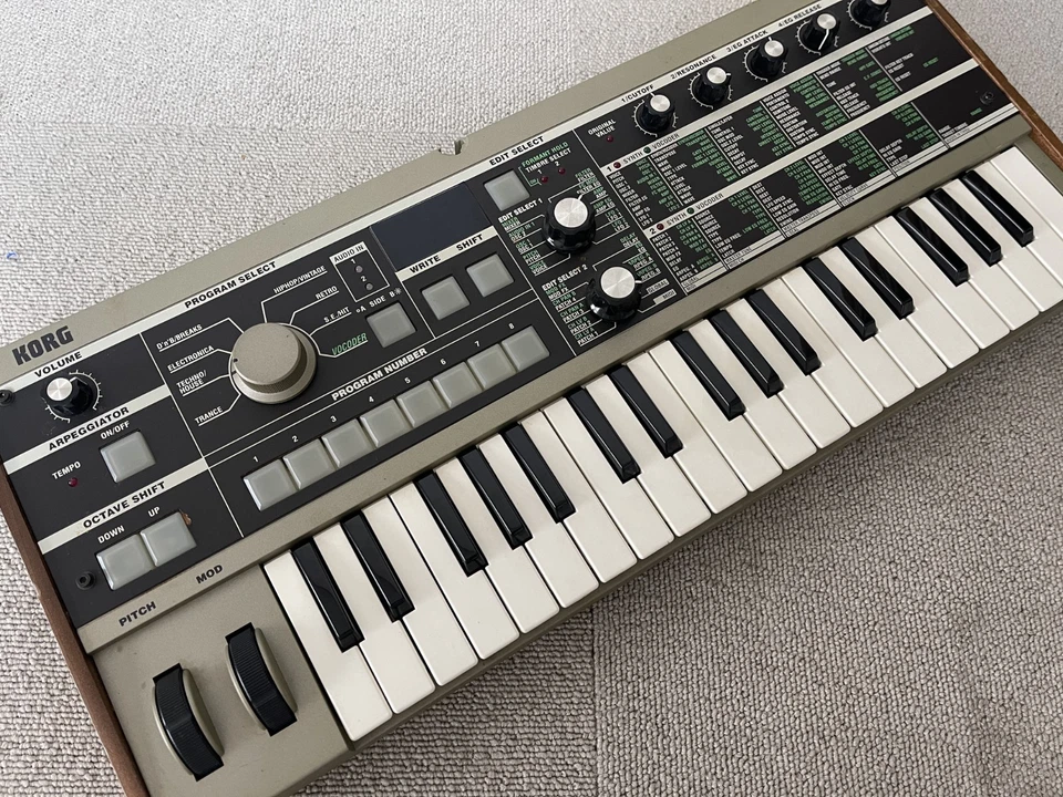 KORG microKORG with AC Adapter and Condenser Microphone Tested Working 37 Keys - Image 2 of 4