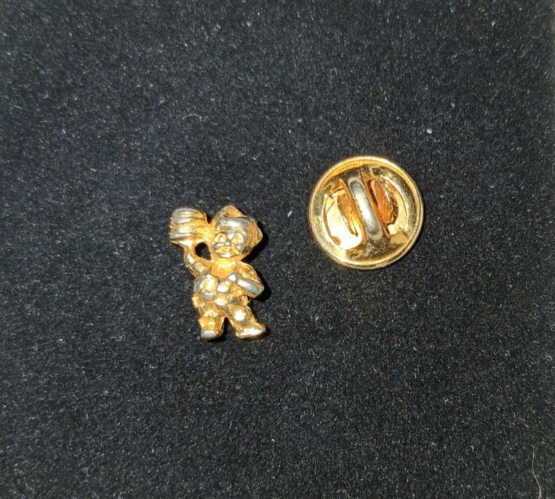 Vintage Bob's Big Boy Metal Lapel Pin, Restaurant Mascot