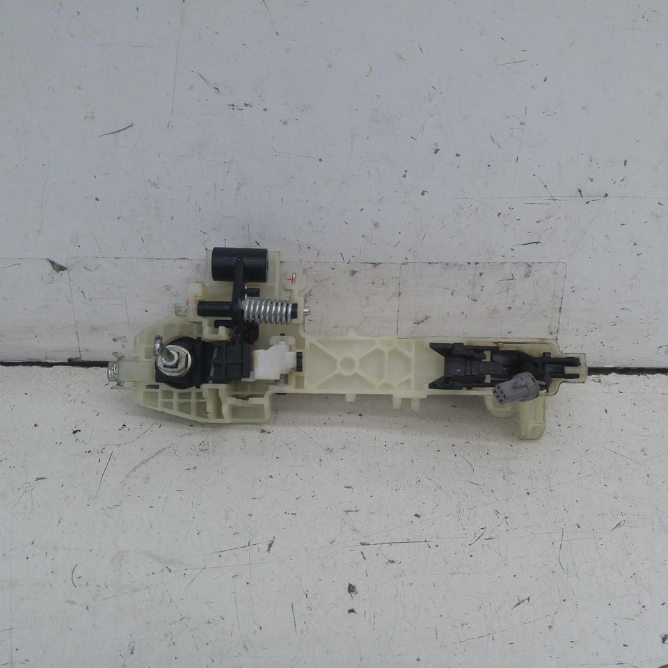 Keyless Entry Sign HYUNDAI I30 DOOR HANDLE OUTER, RH FRONT, W/ KEYLESS ENTRY TYPE, COLOUR ...