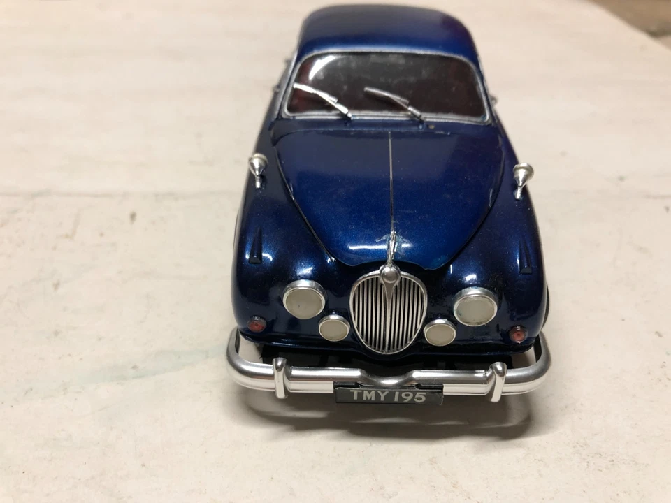 MODELLINO IN PLASTICA JAGUAR Mk..II SALOON - TAMIYA ART. 151 - 1:24  già montato - Immagine 2 di 4