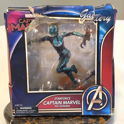 Captain Marvel  Gallery Starforce 8'' PVC Statue Diorama 2019 NEW **BOX DAMAGE**