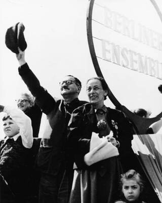 Actress Helene Weigel poet husband Bertolt Brecht stage celebra- 1956 Old Photo
