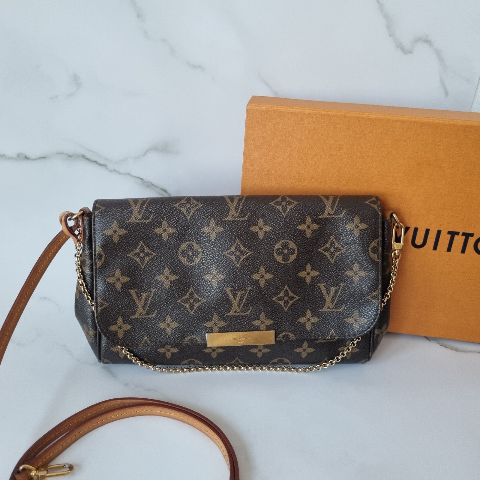 Authentic Louis Vuitton Favorite MM Monogram + Dust cover