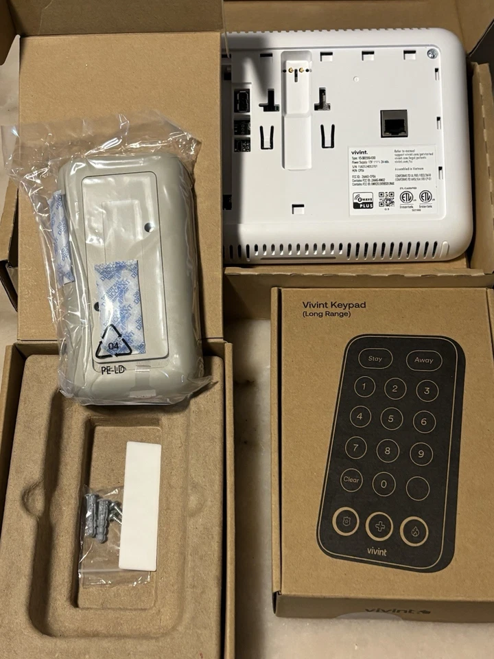 Vivent Home Security Monitor And Keypads - Image 4 of 4