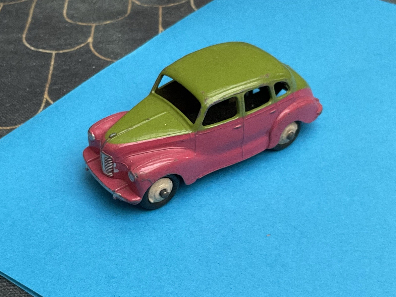 Dinky 40d, Austin A40 Devon - Free Price Guide & Review