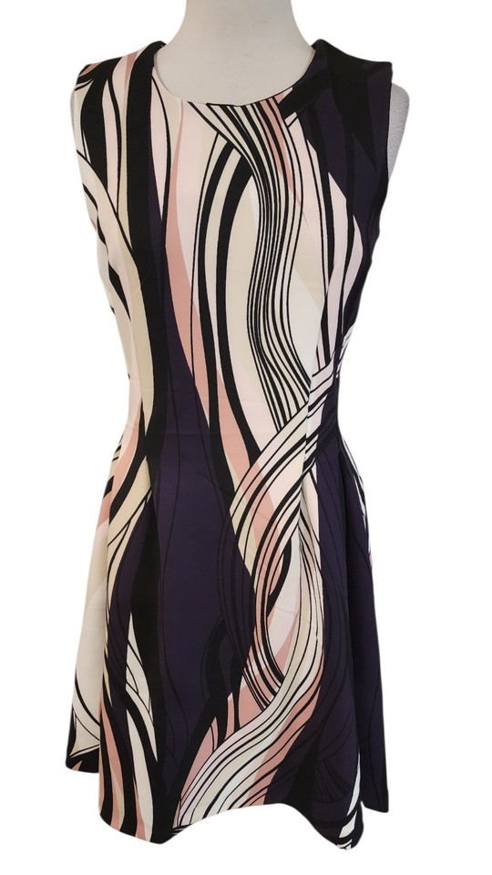 Women's size 10/12 cute fit & flare stretchy sleeveless dress made by Liz Jordan