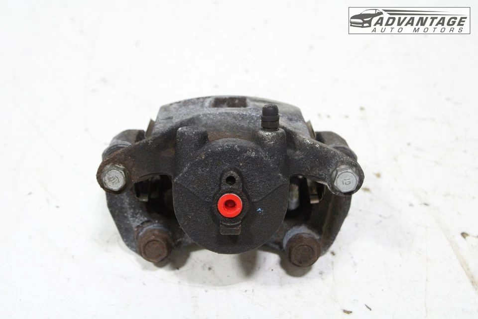 Pinza de freno ABS lado del pasajero delantero derecho Nissan Versa 2020-2025 tracción delantera OEM Foto 2 de 4