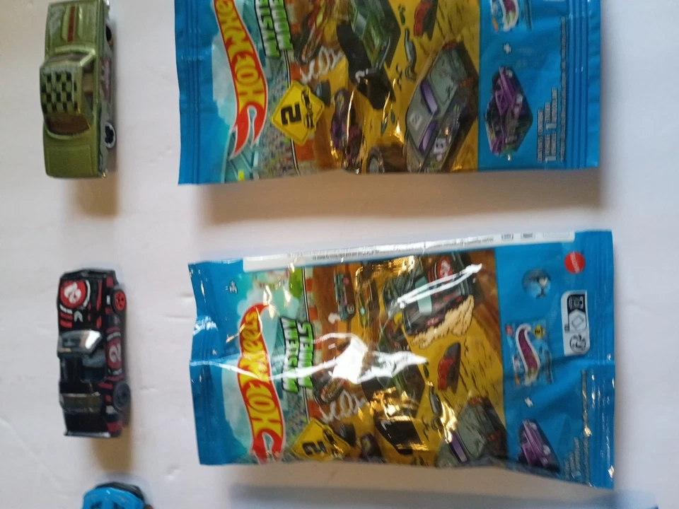 Lote de 3 - Hot Wheels 2024 Mystery Models Serie 2 Sellado CHASE Set Coche #1 #2 #3 Foto 3 de 4