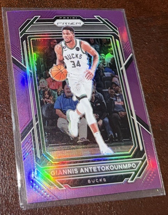 2022-23 Prizm Giannis Antetokounmpo Prizm Purple #’d 15/99 Milwaukee Bucks #96