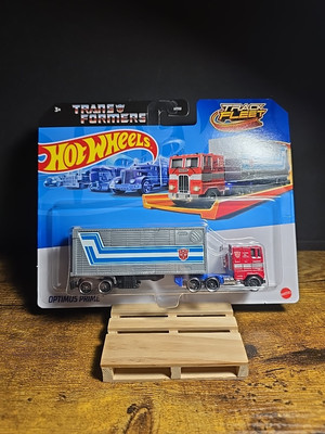 Hot Wheels 2024 Track Fleet Transformers Optimus Prime 1:64 Diecast Model HXH02