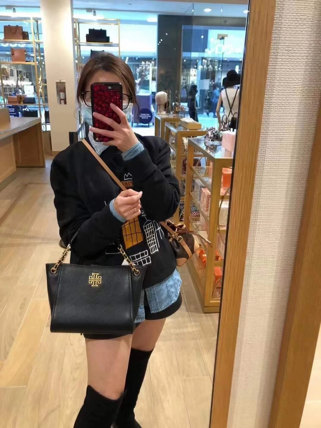 Borsa a tracolla Tory Burch Britten nuova con etichette in pelle ciottolata nera 82303 $458