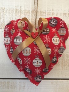 Détails Sur Coeur De Noël En Tissu Cousu Main Rouge Motifs Boules De Noël Campagne Shabby