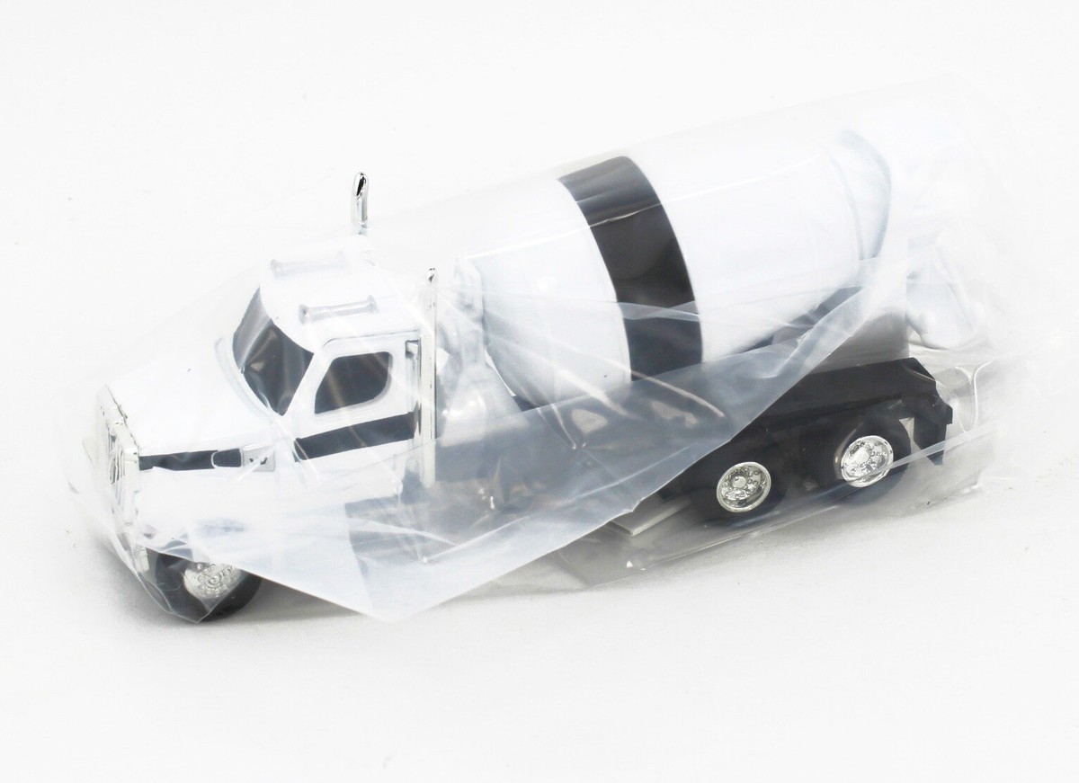 ぴーたーまみー Amazon.com: Tamiya Racer Mini Four Wheel Drive Series No.89