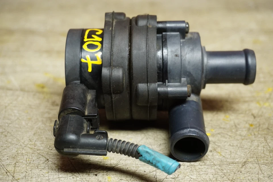 2004 VOLKSWAGEN TOUAREG 7L 4.2L ГАЗ ВСПОМОГАТЕЛЬНЫЙ ВТОРИЧНЫЙ ОХЛАЖДАЮЩЕЙ ЖИДКОСТИ ВОДЯНОЙ НАСОС OEM - Изображение 4 из 4