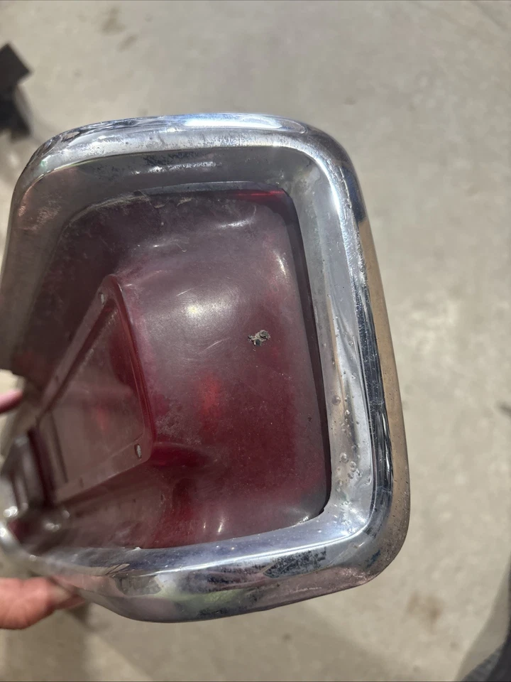 Conjunto de luz trasera derecha Plymouth Sport Fury 2 II 1969 pasajero derecho OEM 69 Foto 2 de 4