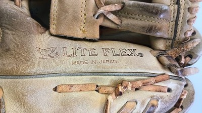 Vintage 80s Mizuno Red Cup BG 304 Softball Baseball Glove Curley