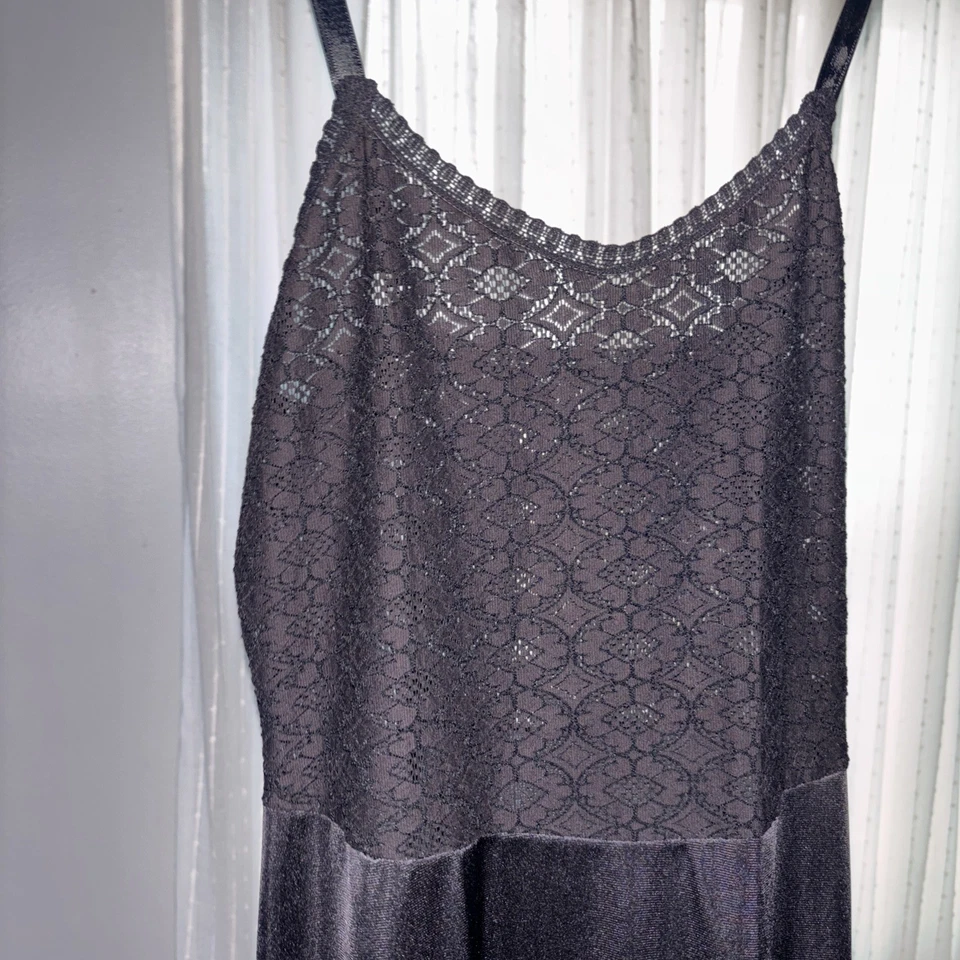 Lote De 5 Vintage Deslizables Completo Olga Vanity Fair Shadowline EE. UU. 32-34 Encaje Nylon Foto 3 de 4