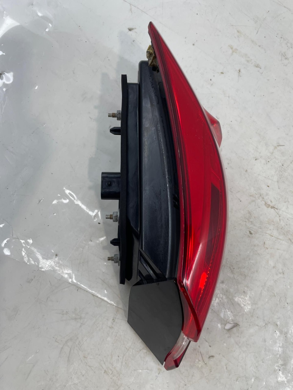 2014 Maserati Quattroporte S RH Passenger Rear Taillight Assembly 6700054510 OEM