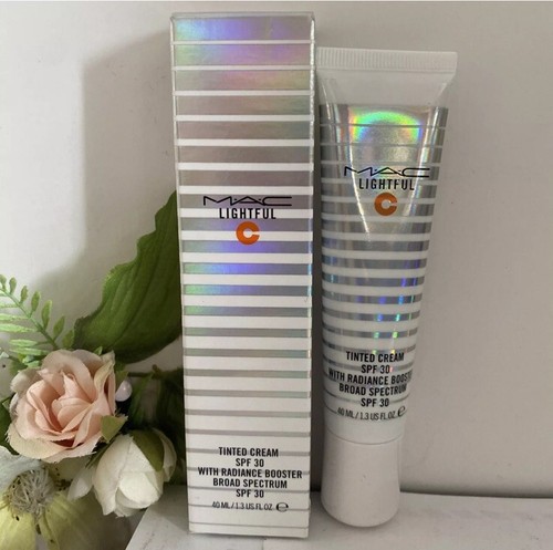 MAC LIGHTFUL C Tinted Cream SPF 30 Radiance Booster 1.4oz, Medium BNIB - Picture 2 of 2
