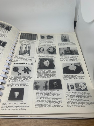 Bud Hastin's Avon Bottle Collectors Encyclopedia 1974 Paperback - Picture 6 of 6