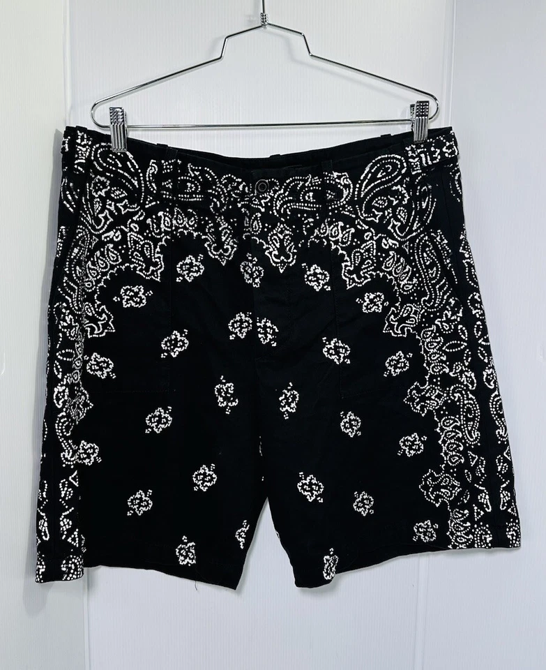 Pantalones Cortos Amiri Negro Estilo Costa Oeste Estampados Paisley Talla 52